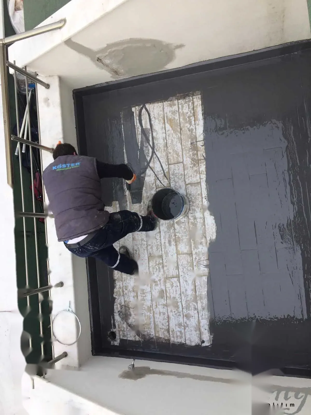 Göztepe Balkon Fayans Üzeri Poliüretan Su Yalıtım Su Yalıtımı — fotoğraf 5