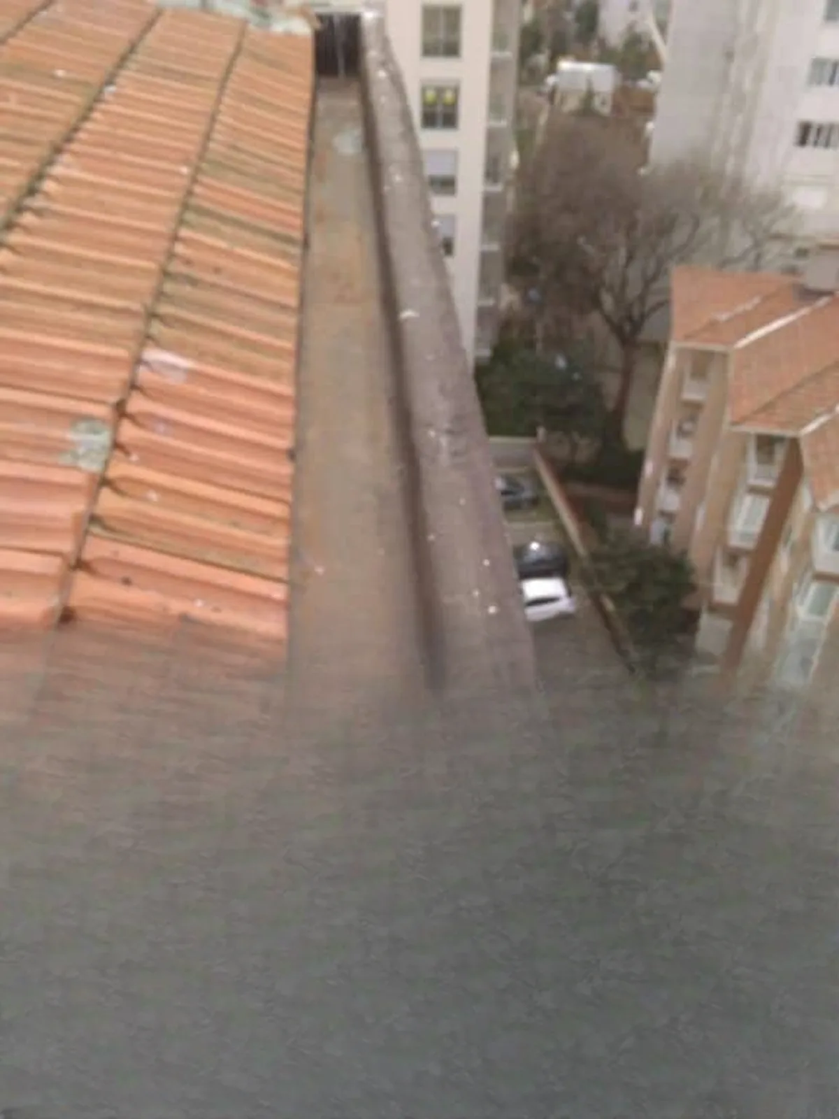 Göztepe Otmarsavcı Apt. Kiremit Aktarma Su Yalıtımı — fotoğraf 4