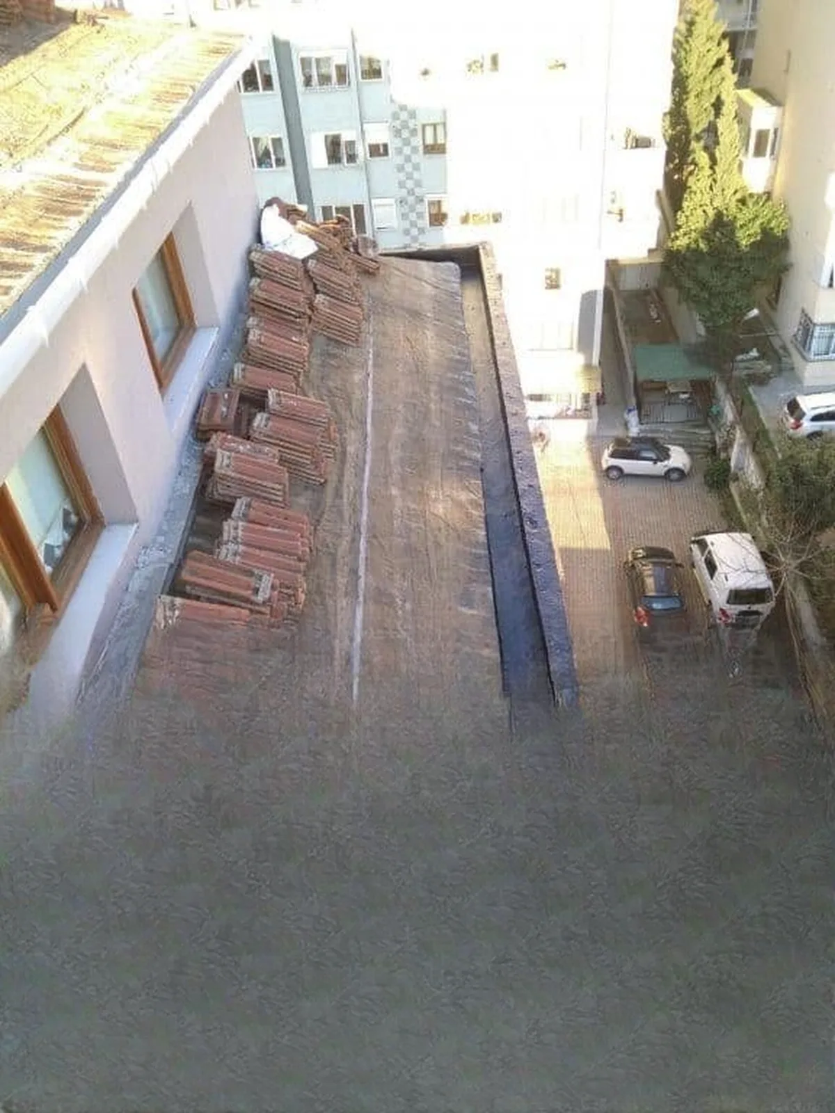 Kartal Demirli Apt. Kiremit Aktarma Su Yalıtımı — fotoğraf 3