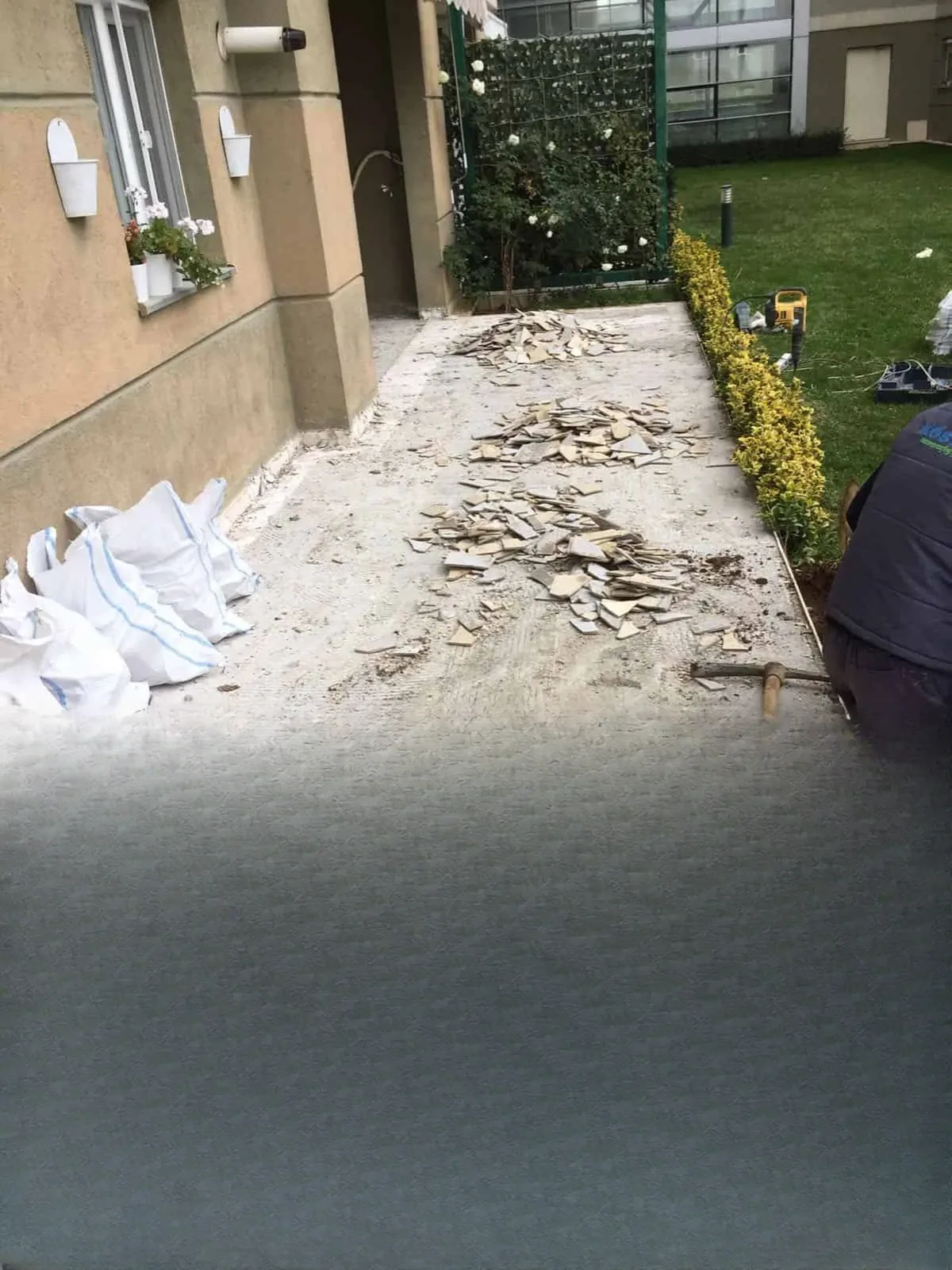 Pendik Dumankaya Sitesi Perde ve Fayans Üstü Su Yalıtımı — fotoğraf 4