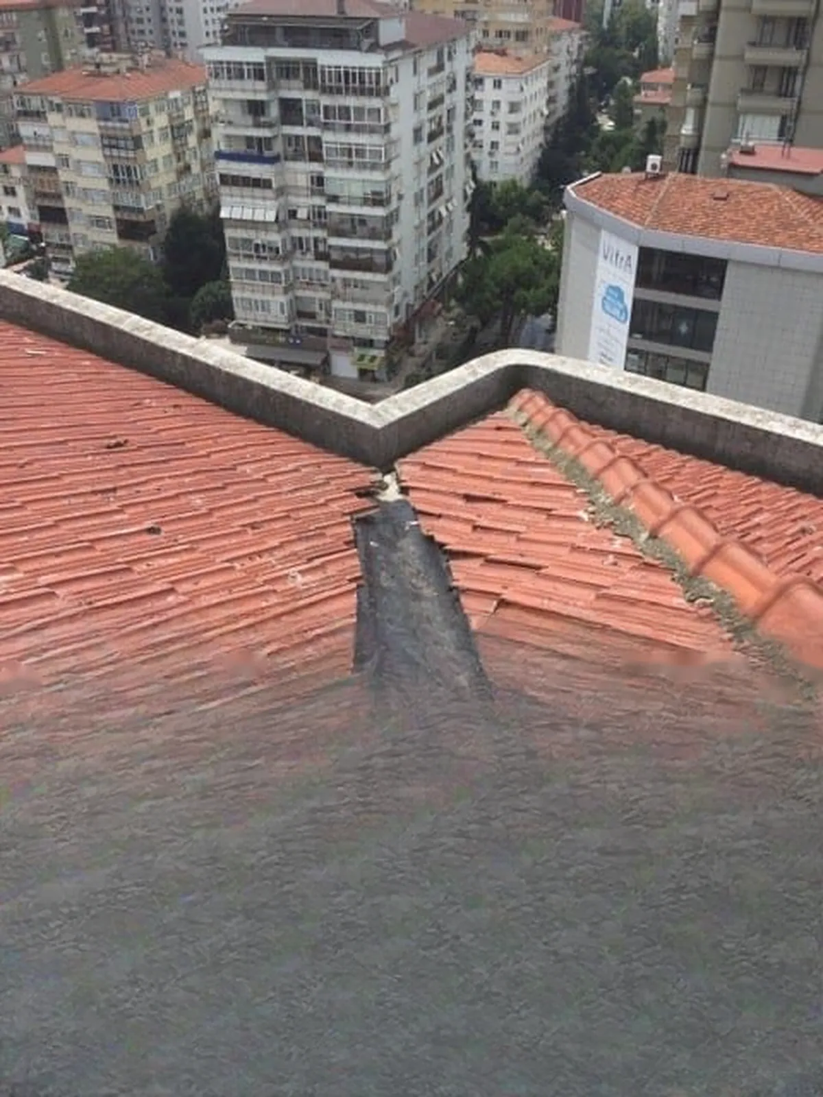 Bostancı Beyaz Konak Çatı Kiremit Aktarması ve Baca Su Yalıtımı — fotoğraf 3