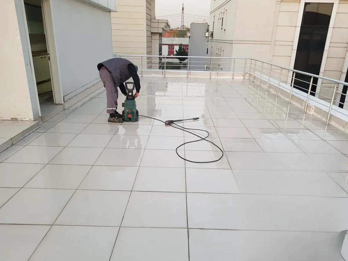 Dudullu Nice Binası Teras Şeffaf Su Yalıtımı — fotoğraf 3