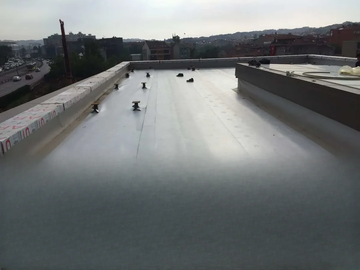 Kadıköy Keleşoğlu Holding Teras Sürme Su Yalıtımı ve Tpo Uygulaması — fotoğraf 6