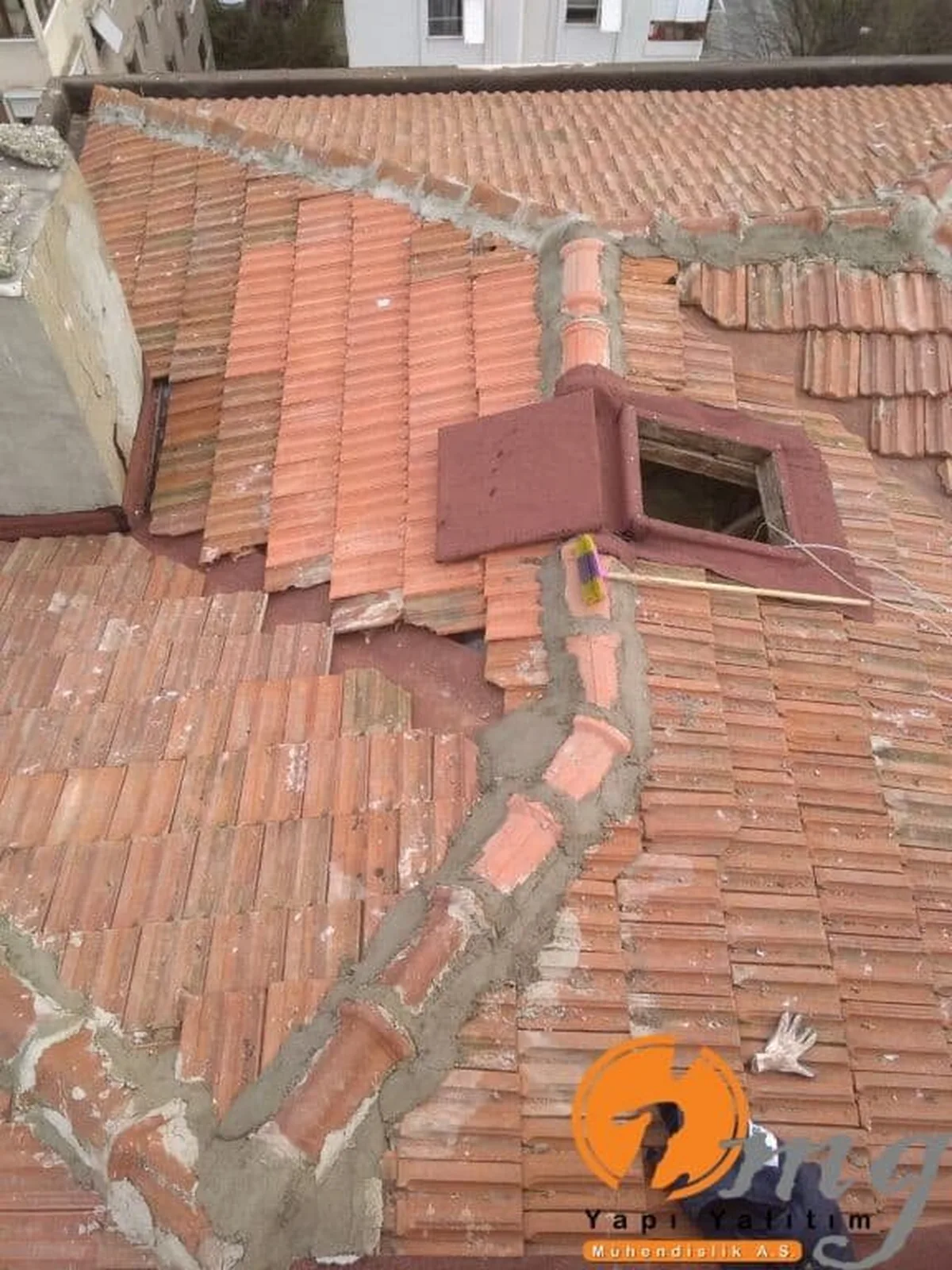 Göztepe Otmarsavcı Apt. Kiremit Aktarma Su Yalıtımı — fotoğraf 7