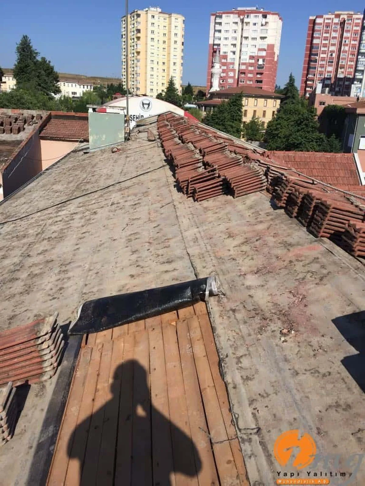 Başakşehir Çınar Koleji Çatı Kiremit Aktarması ve Su Yalıtımı — fotoğraf 6