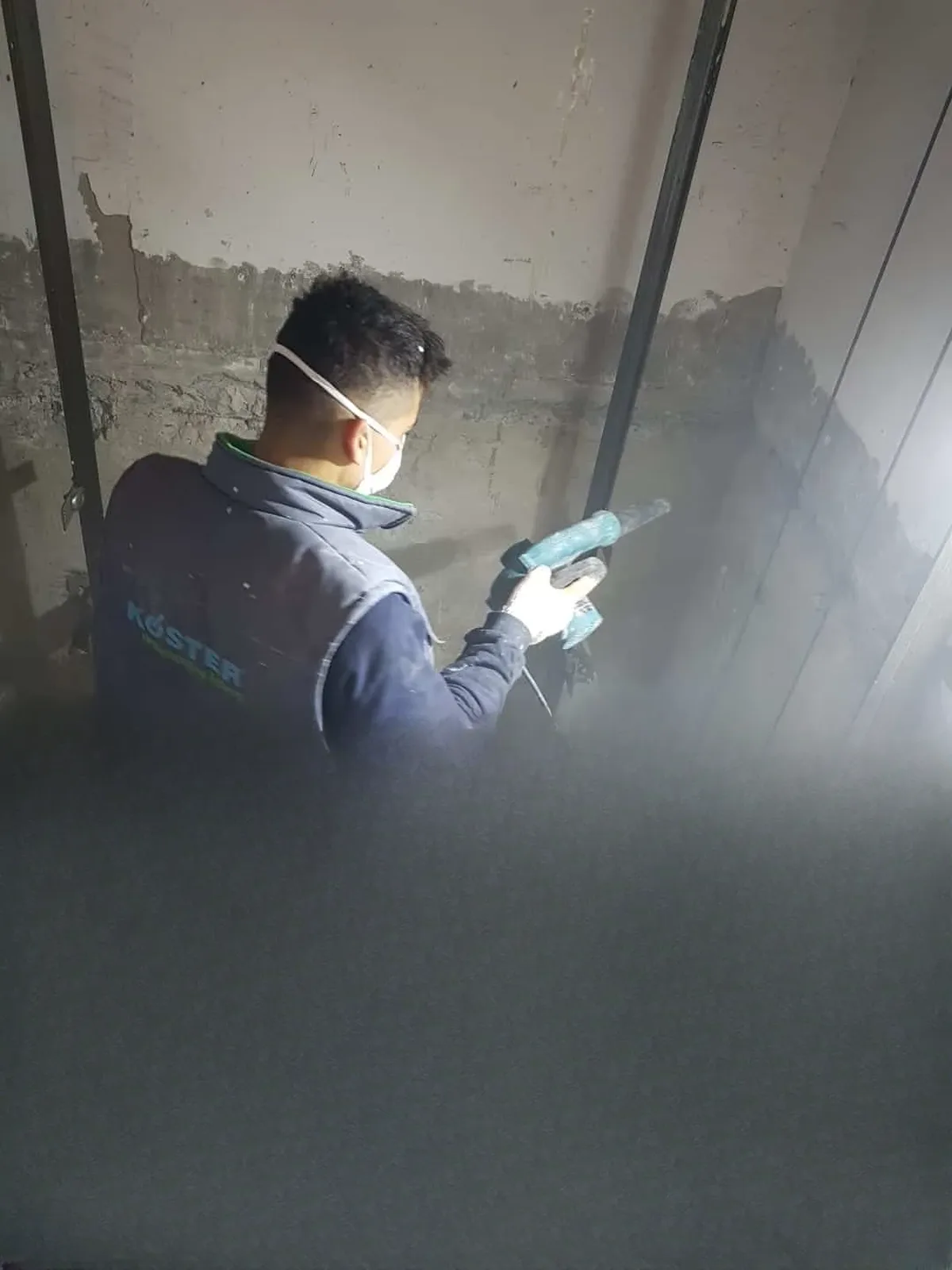 1 Levent Mettal Bank Asansör Kuyusu Su Yalıtımı — fotoğraf 3