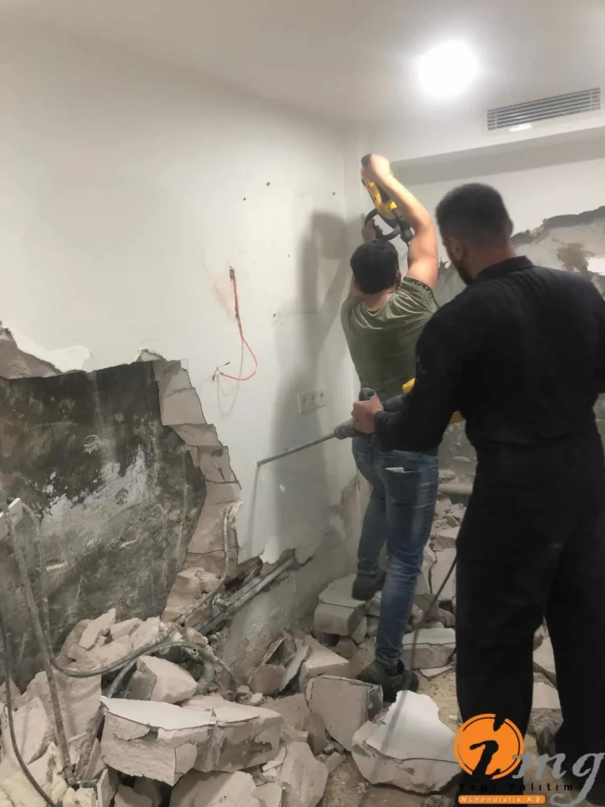 Üsküdar Dent Smile Bodrum Kat Negait Kristalize Su Yalıtımı — fotoğraf 4