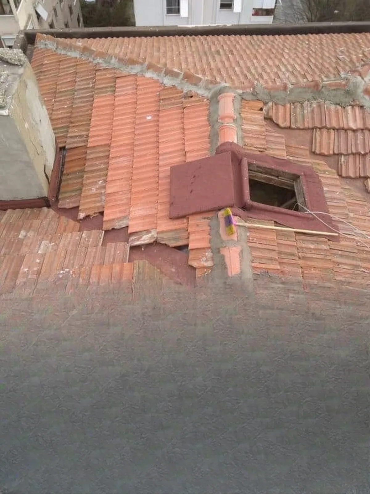 Göztepe Otmarsavcı Apt. Kiremit Aktarma Su Yalıtımı — fotoğraf 7