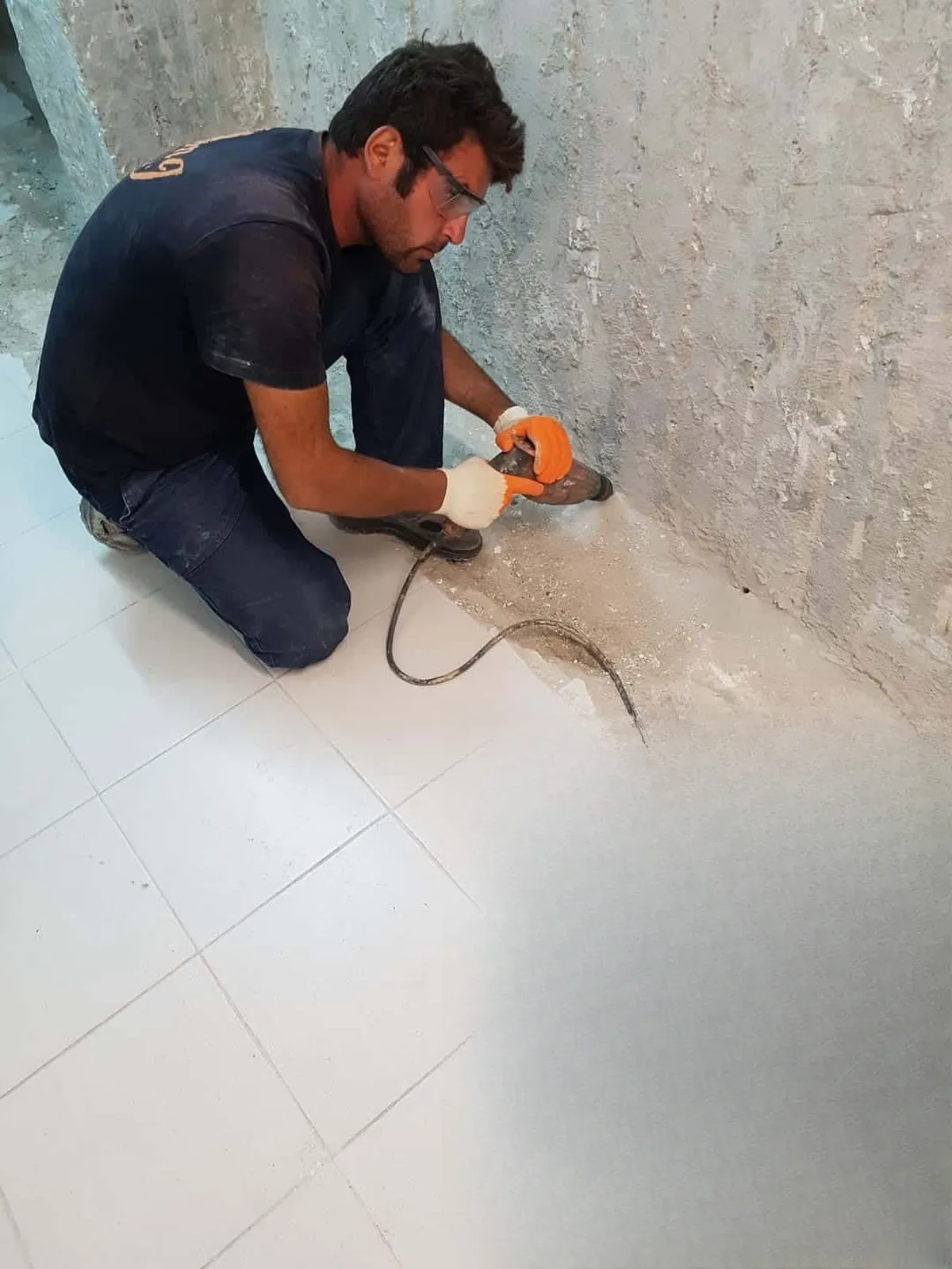 AT Leasing Enjeksiyon Su Yalıtımı — fotoğraf 5