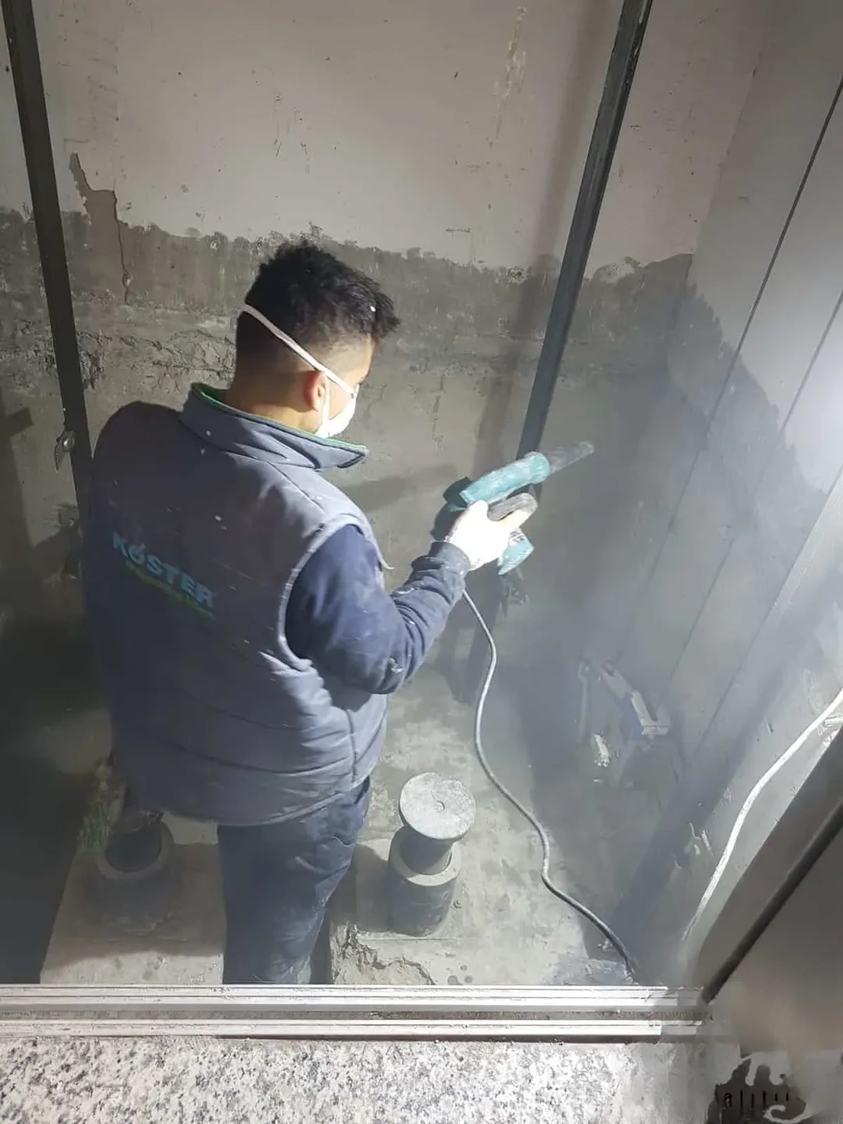 1 Levent Mettal Bank Asansör Kuyusu Su Yalıtımı — fotoğraf 3