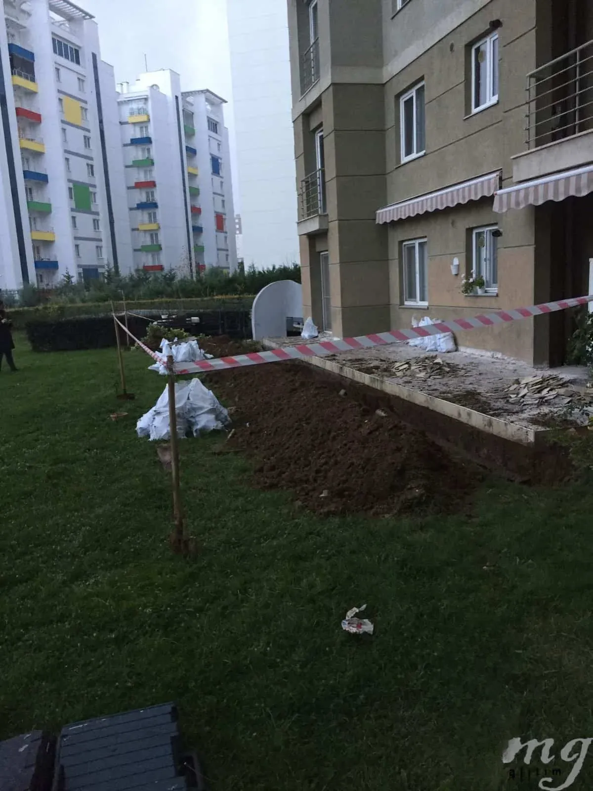 Pendik Dumankaya Sitesi Perde ve Fayans Üstü Su Yalıtımı — fotoğraf 2