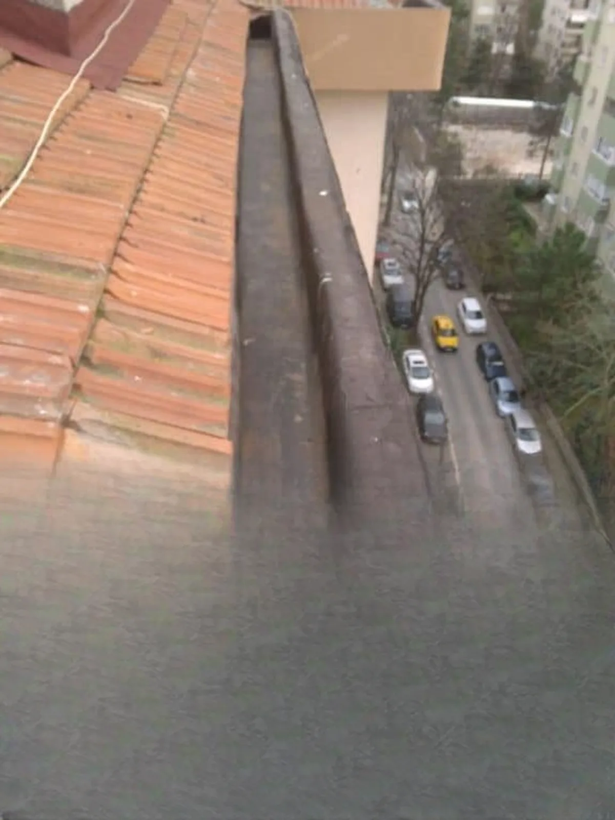 Göztepe Otmarsavcı Apt. Kiremit Aktarma Su Yalıtımı — fotoğraf 10